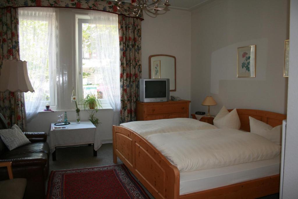 Hotel Zur Krone Bad Pyrmont Ngoại thất bức ảnh